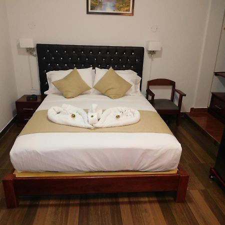 פוארטו מלדונדו Hotel Tambopata Inn מראה חיצוני תמונה